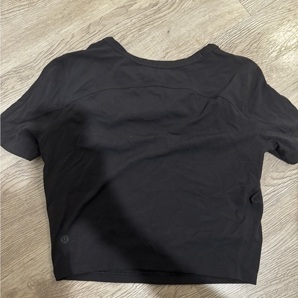 Lululemon Cut Front Top, Short Sleeve, Size 2 - Picture 2 of 2